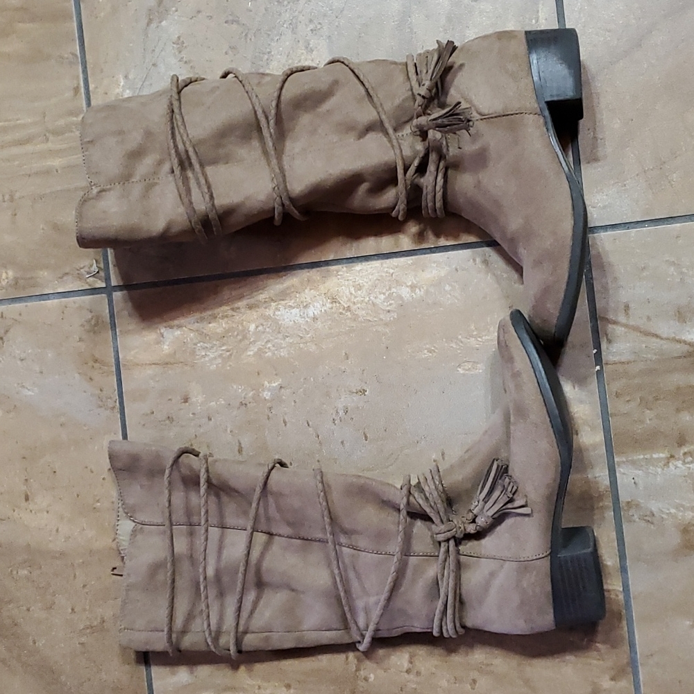 Little girls American Eagle Boots